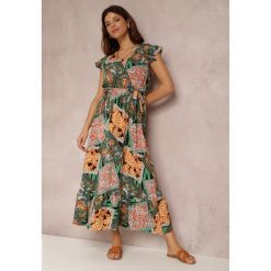 Zielona Sukienka Posius. Zielone sukienki damskie Renee, na imprezę, l, z aplikacjami, z materiału, klasyczne, bez kołnierzyka, bez ramiączek, maxi. Za 49.99 zł.