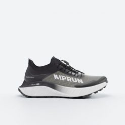 Buty do biegania w terenie Kiprun Race Ultra 2. Czarne buty sportowe męskie KIPRUN, z kauczuku, bez zapięcia, do biegania. Za 599.99 zł.