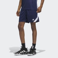 Icon Squad Shorts. Białe krótkie spodenki sportowe męskie Adidas, s, bez wzorów, z materiału, na fitness i siłownię. W wyprzedaży za 144.00 zł.