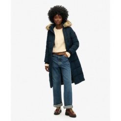 Długi płaszcz z futerka sztucznego Everest od SUPERDRY. Niebieskie płaszcze damskie Superdry., bez wzorów, eleganckie, długie, bez kaptura. W wyprzedaży za 595.20 zł.