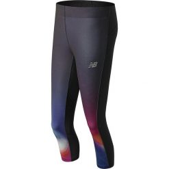 Spodnie sportowe "Impact Premium Printed" w kolorze czarnym ze wzorem. Czarne spodnie sportowe męskie New Balance, z materiału. W wyprzedaży za 173.95 zł.