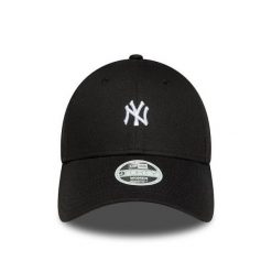 Damska czapka z daszkiem New York Yankees Logo 9FORTY. Białe czapki i kapelusze damskie New Era, bez wzorów, casualowe. Za 176.50 zł.