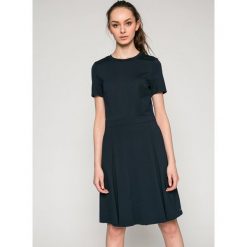 Tommy Hilfiger - Sukienka. Sukienki damskie marki Tommy Hilfiger. W wyprzedaży za 429.90 zł.