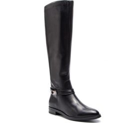Oficerki TAMARIS - 1-25576-31 Black 001. Czarne kozaki damskie Tamaris, z materiału. W wyprzedaży za 329.00 zł.