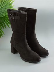 Kozaki - czarny. Czarne kozaki damskie Sinsay, bez obcasa. Za 99.99 zł.