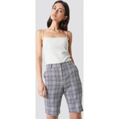 NA-KD Classic Szorty bermudy w kratkę - Grey. Szorty damskie marki NA-KD Classic. W wyprzedaży za 48.78 zł.