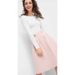 Rozkloszowana spódnica midi. Czerwone spódnice damskie marki Orsay, z aplikacjami, z bawełny. Za 139.99 zł.
