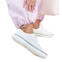 Biało-szare ażurowe tenisówki Biserka białe. Białe trampki i tenisówki damskie w ażurowe wzory, sportowe, bez zapięcia. Za 79.62 zł.