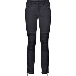 Krótsze dżinsy biker bonprix czarny twill. Jeansy damskie marki bonprix. Za 109.99 zł.