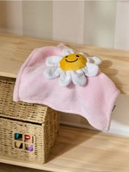 Koc niemowlęcy - biały. Białe kocyki dla dzieci Sinsay. W wyprzedaży za 8.99 zł.