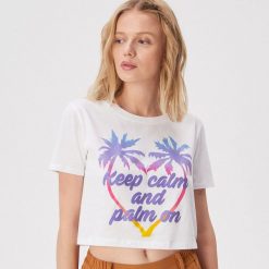 T-shirt z kolorowymi palmami - Biały. T-shirty damskie marki Sinsay. Za 19.99 zł.