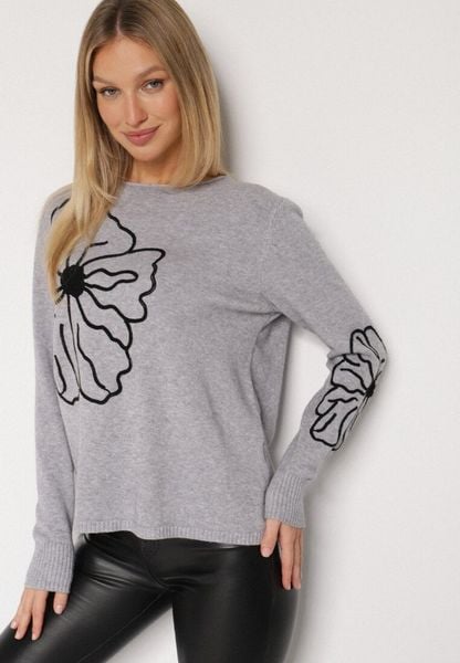 Szary Sweter Ozdobiony Haftowanymi Kwiatami Halatusea. Szare swetry damskie Born2be, z aplikacjami, z jeansu, klasyczne, bez kołnierzyka, bez ramiączek, bez kaptura. Za 69.99 zł.