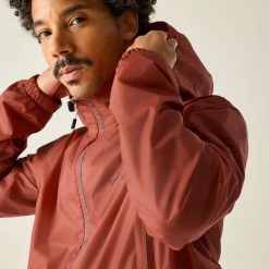 Kurtka turystyczna męska Lyle IV przeciwdeszczowa. Brązowe kurtki męskie Regatta, m, bez wzorów, sportowe, bez kaptura. Za 298.00 zł.