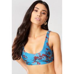 Hannalicious x NA-KD Krótki top bikini - Blue. Bikini damskie marki Hannalicious x NA-KD. W wyprzedaży za 32.38 zł.