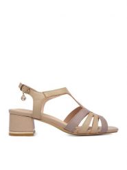 Lasocki Sandały CEO-25F575-1 Beżowy. Brązowe sandały damskie Lasocki, bez wzorów, ze skóry, bez obcasa, na słupku, bez zapięcia. Za 199.99 zł.