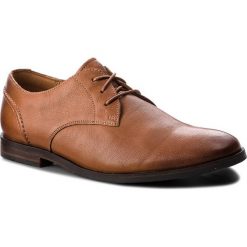 Półbuty CLARKS - Glide Lace 261354327 Tan Leather. Półbuty na co dzień męskie marki Clarks. W wyprzedaży za 279.00 zł.