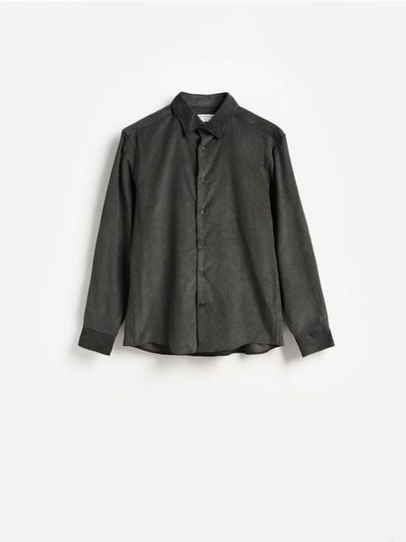 Sztruksowa koszula regular fit - zielony. Zielone koszule męskie Reserved, l, bez wzorów, z bawełny, bez kołnierzyka, bez ramiączek. Za 129.99 zł.