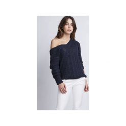 Sweter z dekoltem V, SWE079, MKM. Czerwone swetry damskie Mkm swetry, z dzianiny, z dekoltem na plecach. Za 118.00 zł.