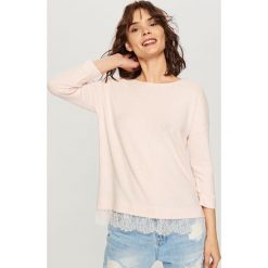 Sweter z koronką - Różowy. Kardigany damskie Reserved. Za 79.99 zł.