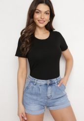Czarny Bawełniany T-shirt o Klasycznym Kroju Zilira. Czarne bluzki damskie Born2be, bez wzorów, z bawełny, eleganckie, bez kołnierzyka, bez ramiączek. Za 19.99 zł.