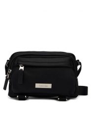 Calvin Klein Saszetka Sleek Utility Camera Bag LV04D3339G Czarny. Czarne saszetki męskie Calvin Klein, ze skóry. Za 369.99 zł.