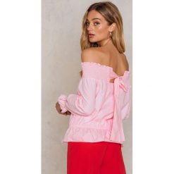 Trendyol Bluzka z odkrytymi ramionami Pembe - Pink. Bluzki damskie marki Trendyol. W wyprzedaży za 36.58 zł.