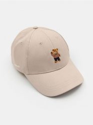 Czapka z daszkiem z haftowanym misiem - beżowy. Brązowe czapki i kapelusze damskie Sinsay, bez wzorów. Za 15.99 zł.