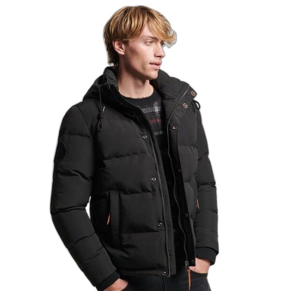 Kurtka z kapturem Superdry Everest. Czarne kurtki męskie Superdry., na zimę, m, bez wzorów, z puchu, z kapturem. Za 632.15 zł.