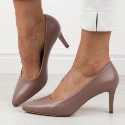 Lawendowe szpilki damskie Sergio Leone 1336. Fioletowe szpilki damskie Sergio Leone, bez wzorów, ze skóry, bez obcasa, bez zapięcia. Za 169.00 zł.