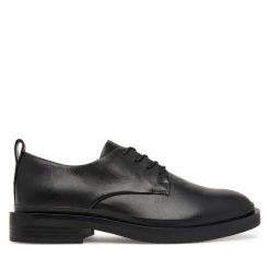 Oxfordy Clarks. Czarne półbuty damskie Clarks, bez wzorów, bez obcasa, bez zapięcia. Za 389.99 zł.