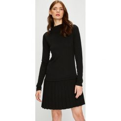Trussardi Jeans - Sukienka. Sukienki damskie marki TRUSSARDI JEANS. W wyprzedaży za 479.90 zł.