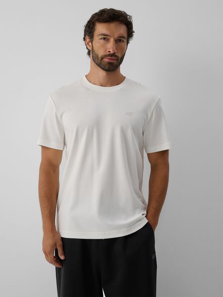 4F T-shirt regular gładki męski - kremowy M. Białe t-shirty męskie 4f, m, bez wzorów, z bawełny, klasyczne, bez kołnierzyka. Za 69.99 zł.