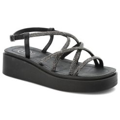 Sandały damskie Filippo, na grubej platformie eleganckie zapinane sprzączką, czarne, DS6898-25-BK. Czarne klapki damskie Filippo, bez wzorów, ze splotem, eleganckie, bez obcasa, na platformie. Za 99.99 zł.