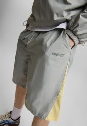 Spodenki sportowe męskie Prosto Sprinter. Szare krótkie spodenki sportowe męskie Prosto., m, z aplikacjami, z materiału. Za 274.99 zł.