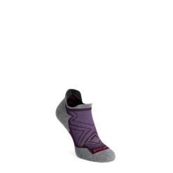 Skarpety do biegania damskie Smartwool Run Targeted Cushion Low Socks. Fioletowe skarpety damskie Smartwool, bez wzorów. Za 77.99 zł.