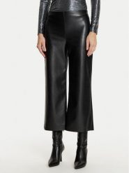 Joseph Ribkoff Spodnie z imitacji skóry 243042 Czarny Loose Fit. Czarne spodnie materiałowe damskie Joseph Ribkoff, bez wzorów, ze skóry. Za 629.99 zł.