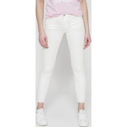 Miss Sixty - Jeansy. Jeansy damskie marki Miss Sixty. W wyprzedaży za 239.90 zł.