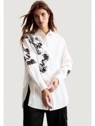 Desigual Koszula Orchid Lacroix 26SWCW29 Biały Oversize. Białe bluzki damskie Desigual, m, bez wzorów, z bawełny, bez kołnierzyka, bez ramiączek. Za 429.99 zł.