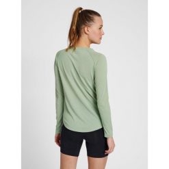 Damska koszulka z długim rękawem Hummel MT Vanja. Szare koszulki sportowe damskie Hummel, xs, bez wzorów, bez kołnierzyka, bez ramiączek, na fitness i siłownię. Za 203.50 zł.