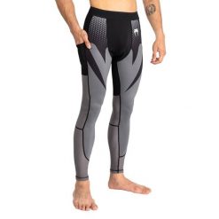 Legginsy męskie Venum Attack Spats. Czarne legginsy sportowe męskie VENUM, m, bez wzorów. Za 169.99 zł.