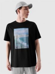 4F T-shirt oversize z nadrukiem męski - czarny XXL. Czarne t-shirty męskie 4f, m, bez wzorów, z bawełny, klasyczne, bez kołnierzyka. W wyprzedaży za 29.99 zł.