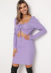 Fioletowa Sukienka Mini z Prążkowanego Materiału z Wycięciem i Wiązaniem Cerdosja. Fioletowe sukienki damskie Born2be, na imprezę, bez wzorów, z dzianiny, bez kołnierzyka, bez ramiączek, mini. Za 44.99 zł.