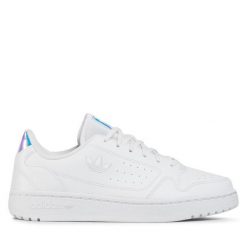 Sneakersy adidas Originals. Białe trampki i tenisówki chłopięce adidas Originals, bez wzorów, bez zapięcia. Za 179.99 zł.
