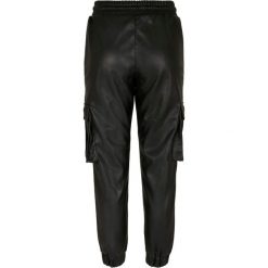 Spodnie cargo similicuir cargo damskie Urban Classics. Czarne spodnie materiałowe damskie Urban Classics, s, bez wzorów, ze skóry. Za 206.95 zł.