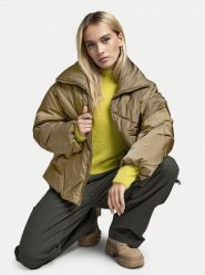 ONLY Kurtka zimowa Pippi 15322803 Brązowy Regular Fit. Brązowe kurtki damskie Only, na zimę, l, bez wzorów, z syntetyku, bez kaptura. Za 199.99 zł.