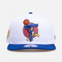 Czapka New Era 950 Tune Squad Duffy Biała. Białe czapki i kapelusze męskie New Era, bez wzorów, sportowe. Za 190.35 zł.