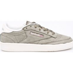 Reebok Classic - Buty Club C 85 VTG. Szare obuwie sportowe damskie Reebok Classic, z gumy. W wyprzedaży za 249.90 zł.