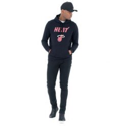 Bluza z kapturem Miami Heat NBA. Czarne bluzy męskie New Era, m, bez wzorów, z kapturem. Za 294.50 zł.