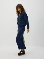 Spódnica midi z modalem - granatowy. Niebieskie spódnice damskie Reserved, l, bez wzorów, z dzianiny, midi, dopasowane. Za 89.99 zł.