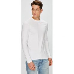 Guess Jeans - Longsleeve. Szare bluzki z długim rękawem męskie Guess Jeans, z bawełny, z okrągłym kołnierzem. Za 149.90 zł.